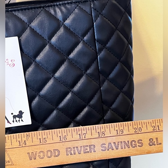Gilda Paris NWT Black Quilted "G" Logo
Quilted Tote MSRP $199 - Picture 7 of 14